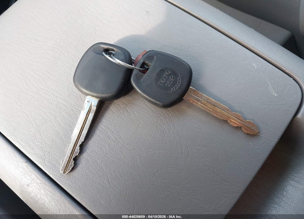 2005 TOYOTA SIENNA XLE VIN: 5TDZA22C65S232162