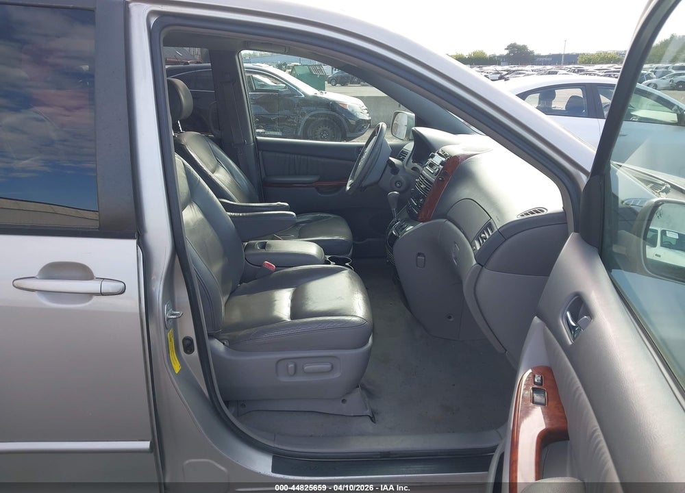 2005 TOYOTA SIENNA XLE VIN: 5TDZA22C65S232162