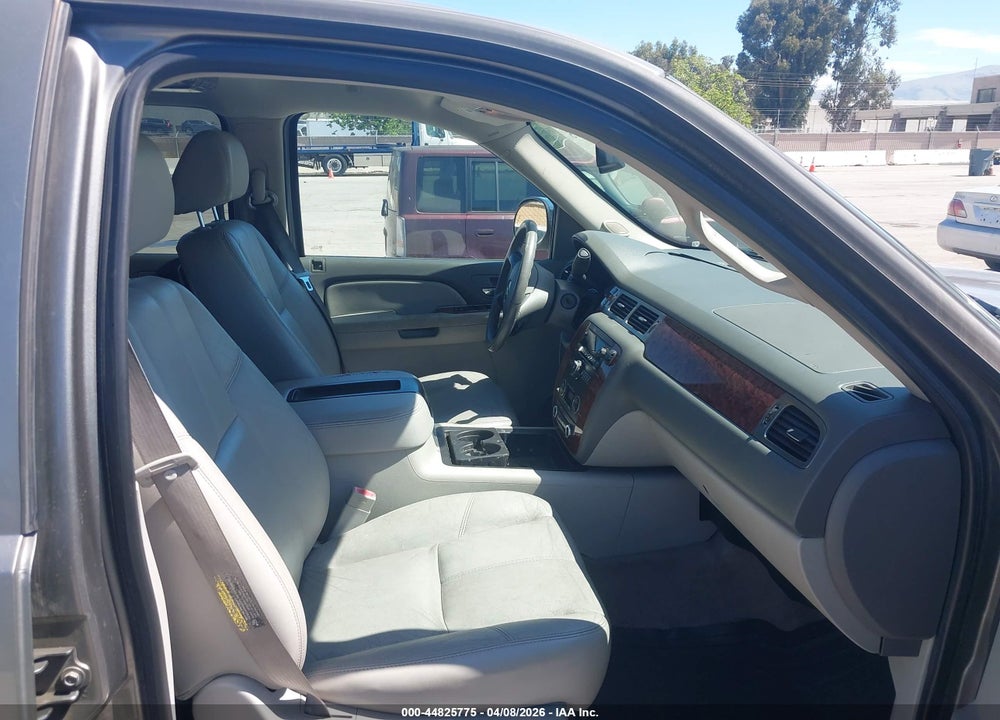 2007 CHEVROLET TAHOE LT VIN: 1GNEK13027R118839
