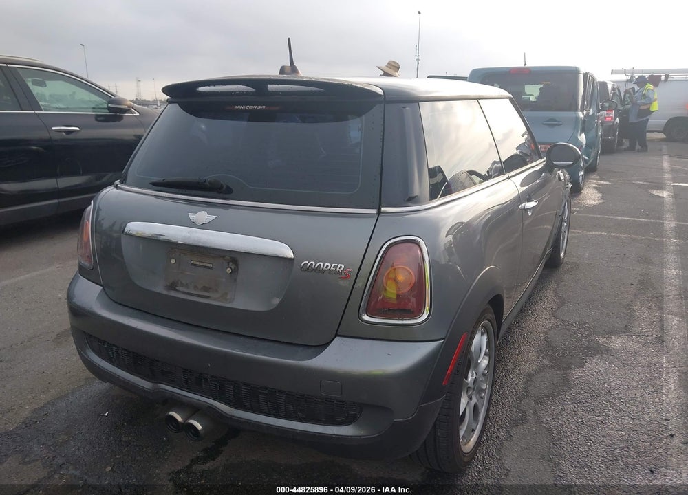 2007 MINI COOPER S VIN: WMWMF73587TL85460