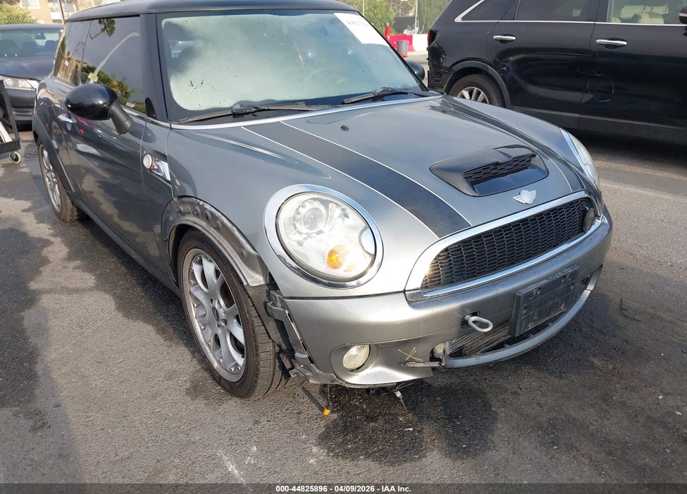 2007 MINI COOPER S VIN: WMWMF73587TL85460