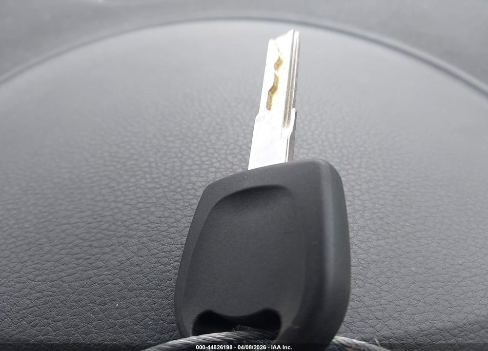 2015 VOLKSWAGEN TIGUAN S VIN: WVGAV7AX0FW547202