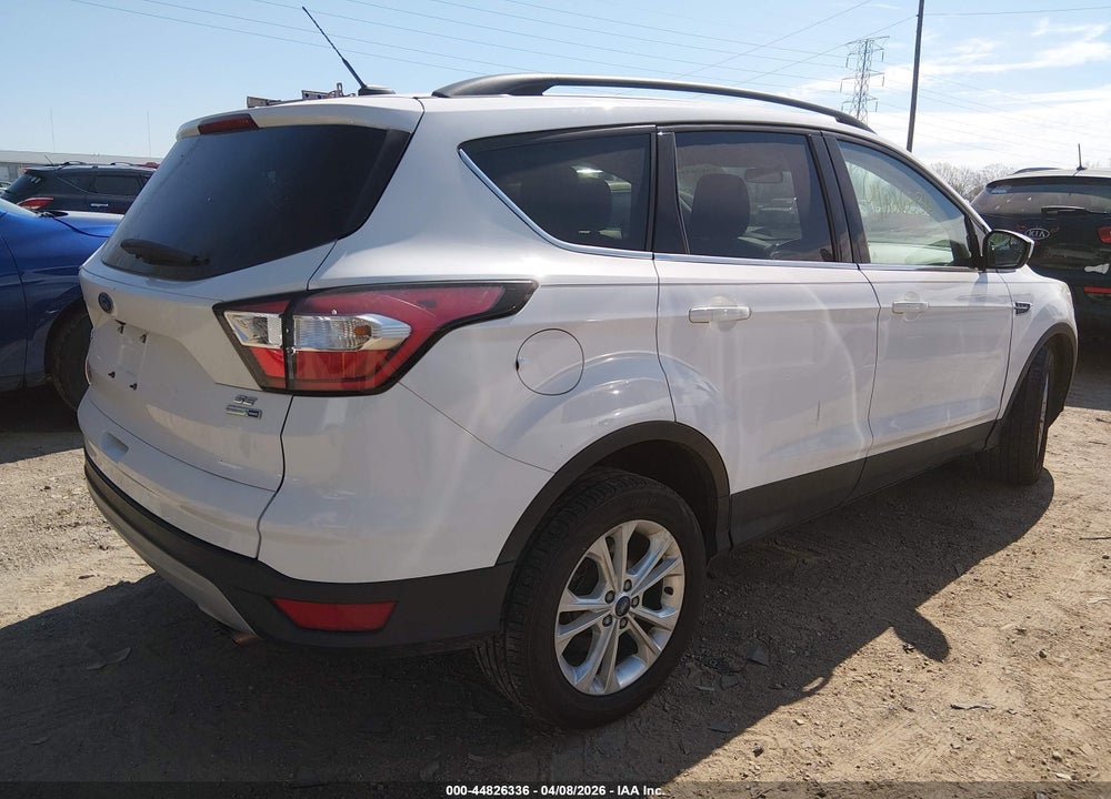 2018 FORD ESCAPE SE VIN: 1FMCU9GD4JUA61811