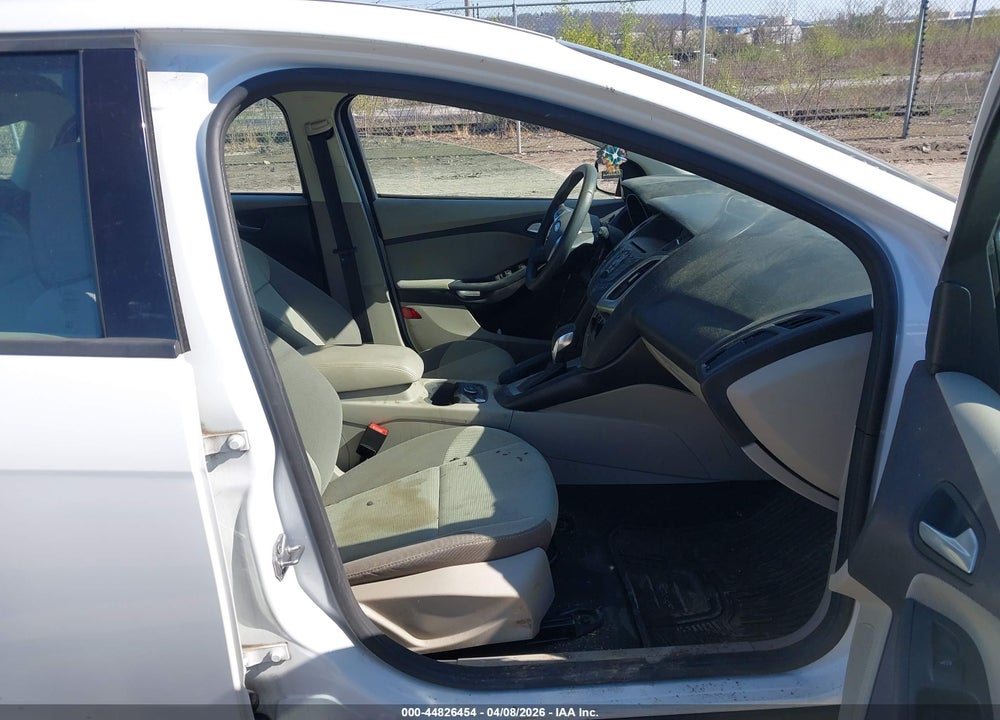 2014 FORD FOCUS SE VIN: 1FADP3K21EL245091