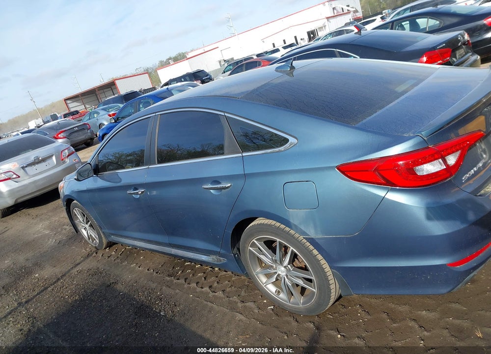 2015 HYUNDAI SONATA SPORT 2.0T VIN: 5NPE34AB7FH221613