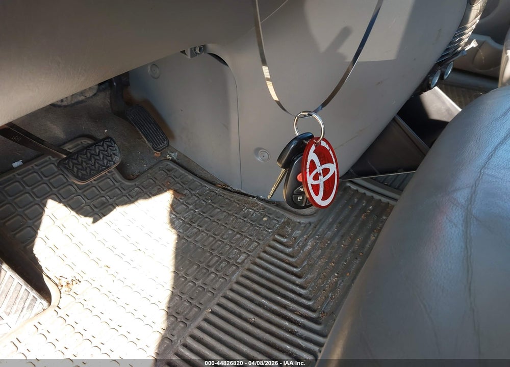 2010 TOYOTA SIENNA LIMITED VIN: 5TDDK4CC9AS033067