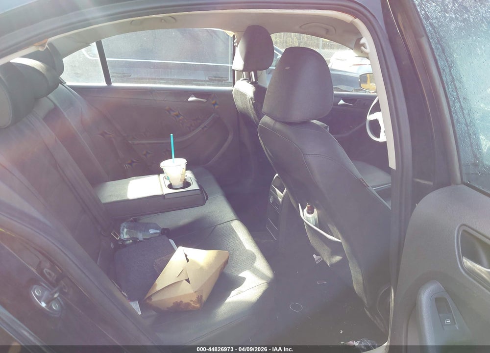 2011 VOLKSWAGEN JETTA 2.5L SE VIN: 3VWDZ7AJXBM377116