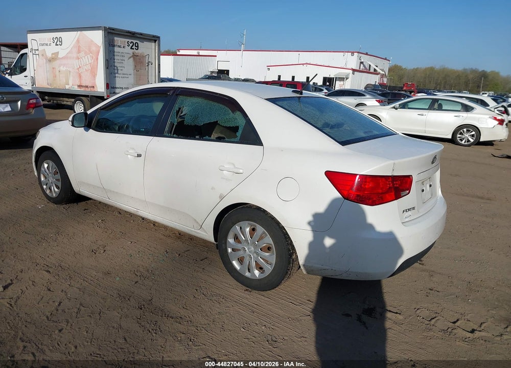 2011 KIA FORTE EX VIN: KNAFU4A25B5395110