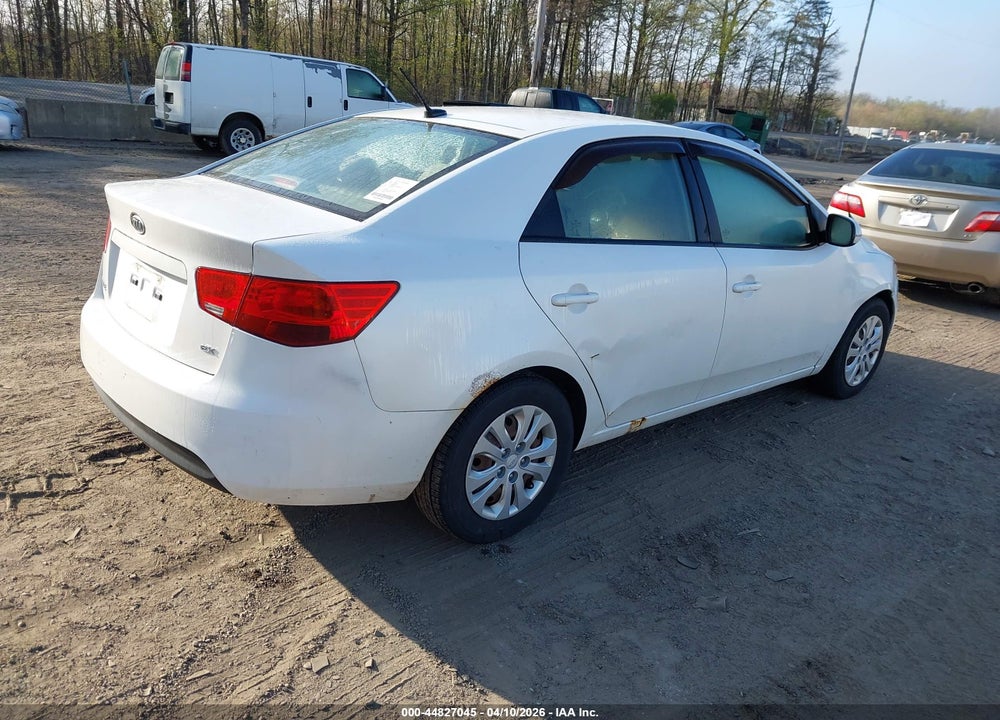 2011 KIA FORTE EX VIN: KNAFU4A25B5395110