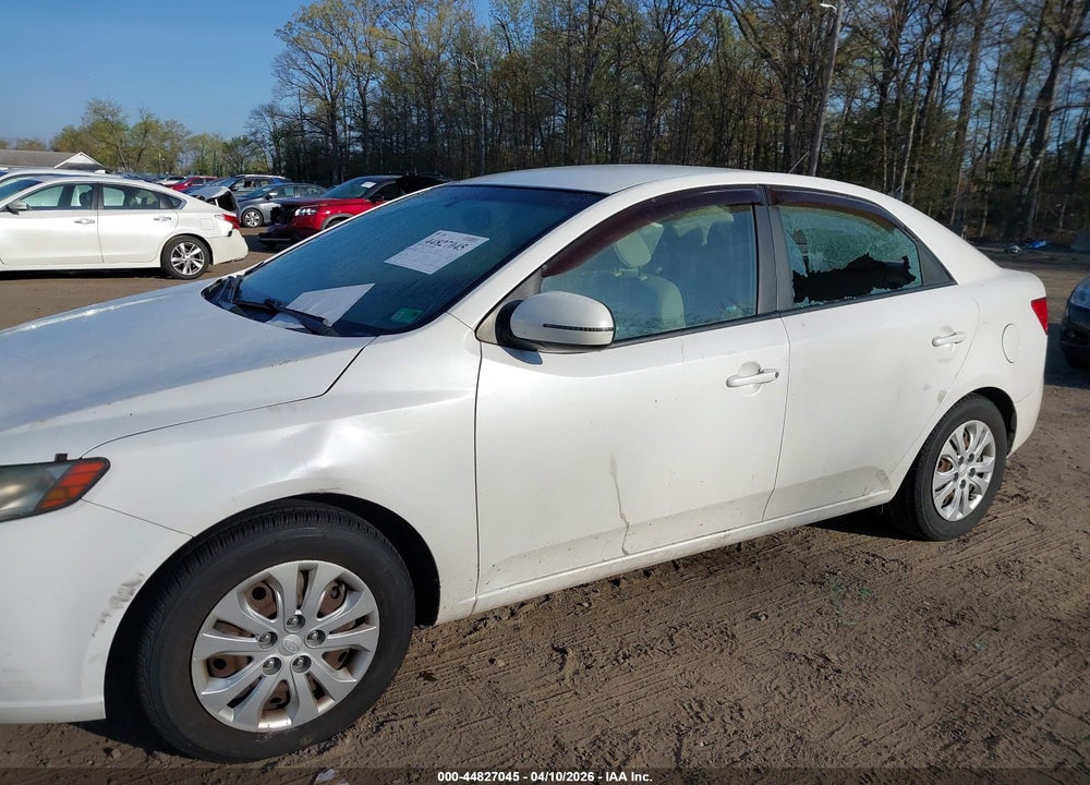 2011 KIA FORTE EX VIN: KNAFU4A25B5395110