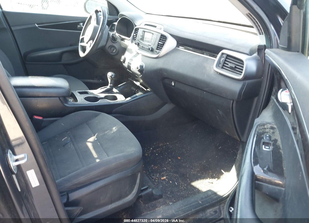 2017 KIA SORENTO 2.4L LX VIN: 5XYPG4A30HG244988
