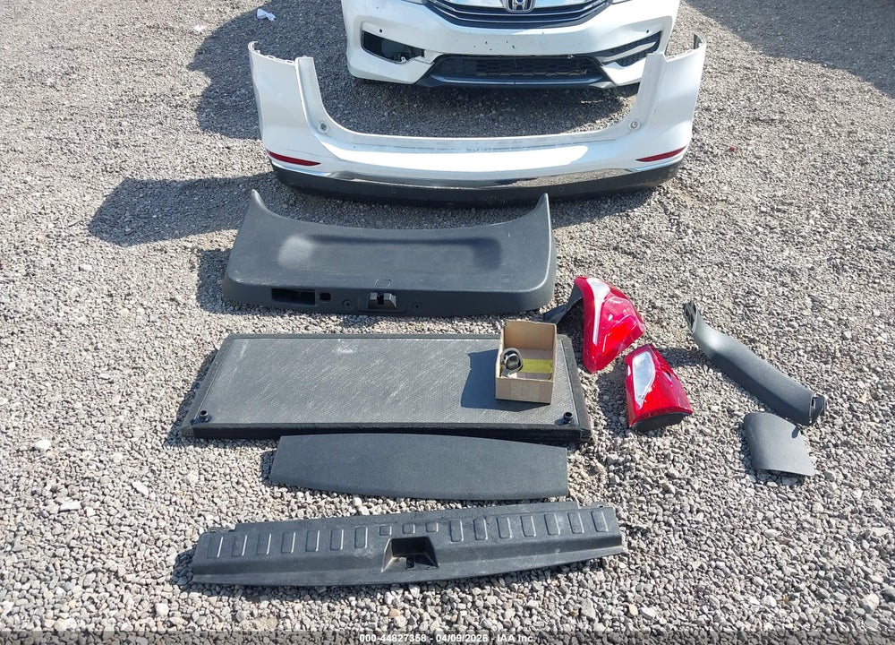 2018 CHEVROLET EQUINOX LT VIN: 2GNAXJEV7J6298377