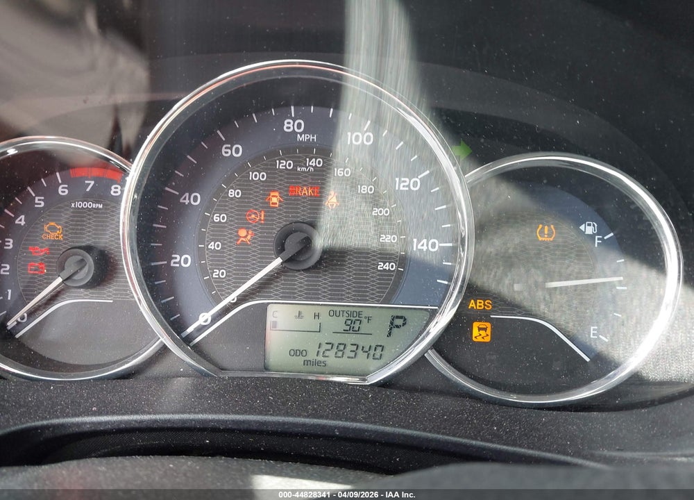 2015 TOYOTA COROLLA LE VIN: 5YFBURHE2FP352223