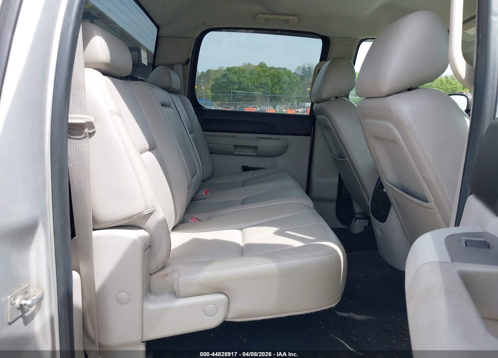 2011 CHEVROLET SILVERADO 1500 LT VIN: 1GCPKSE3XBF137213
