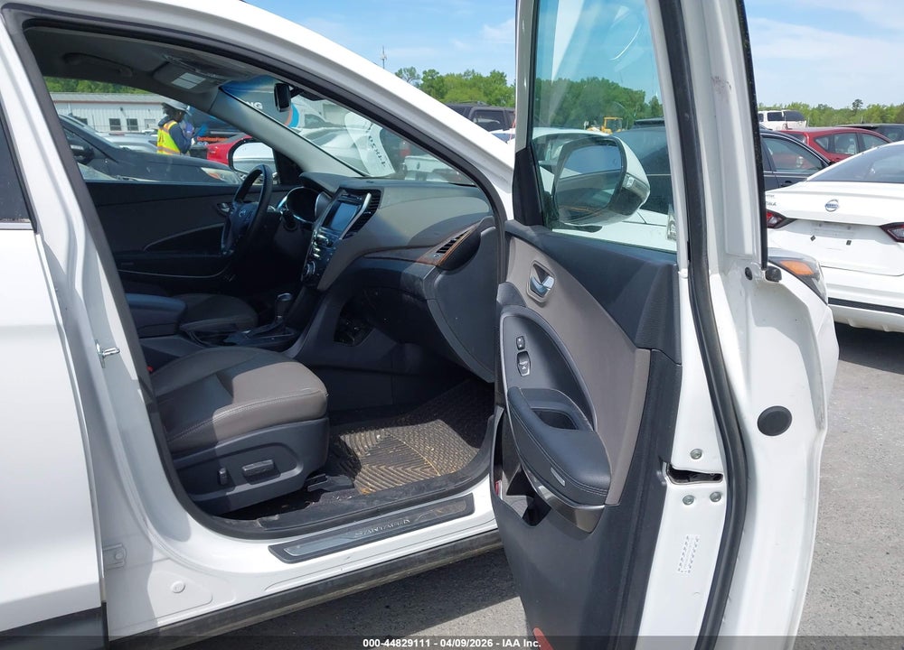 2017 HYUNDAI SANTA FE SE VIN: KM8SNDHF7HU187215