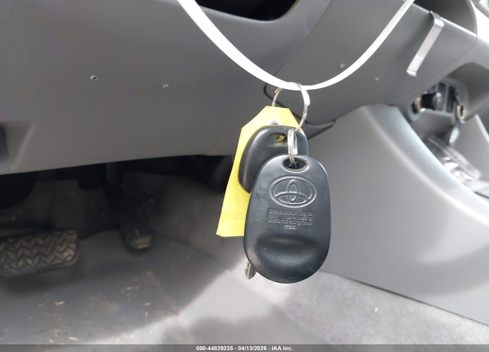 2011 TOYOTA TACOMA BASE V6 VIN: 3TMLU4EN0BM065881
