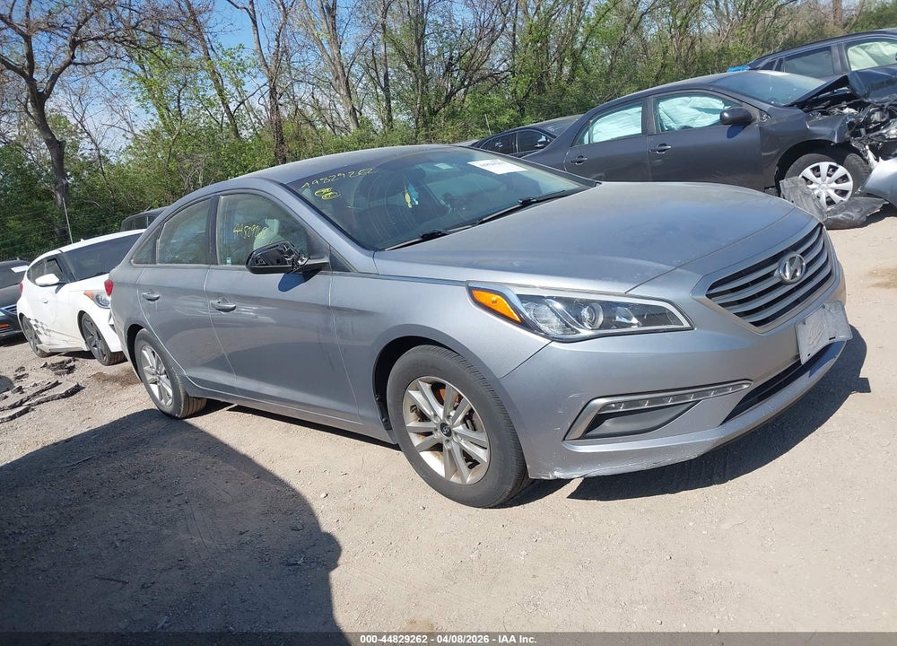 2015 HYUNDAI SONATA SE VIN: 5NPE24AF8FH081948