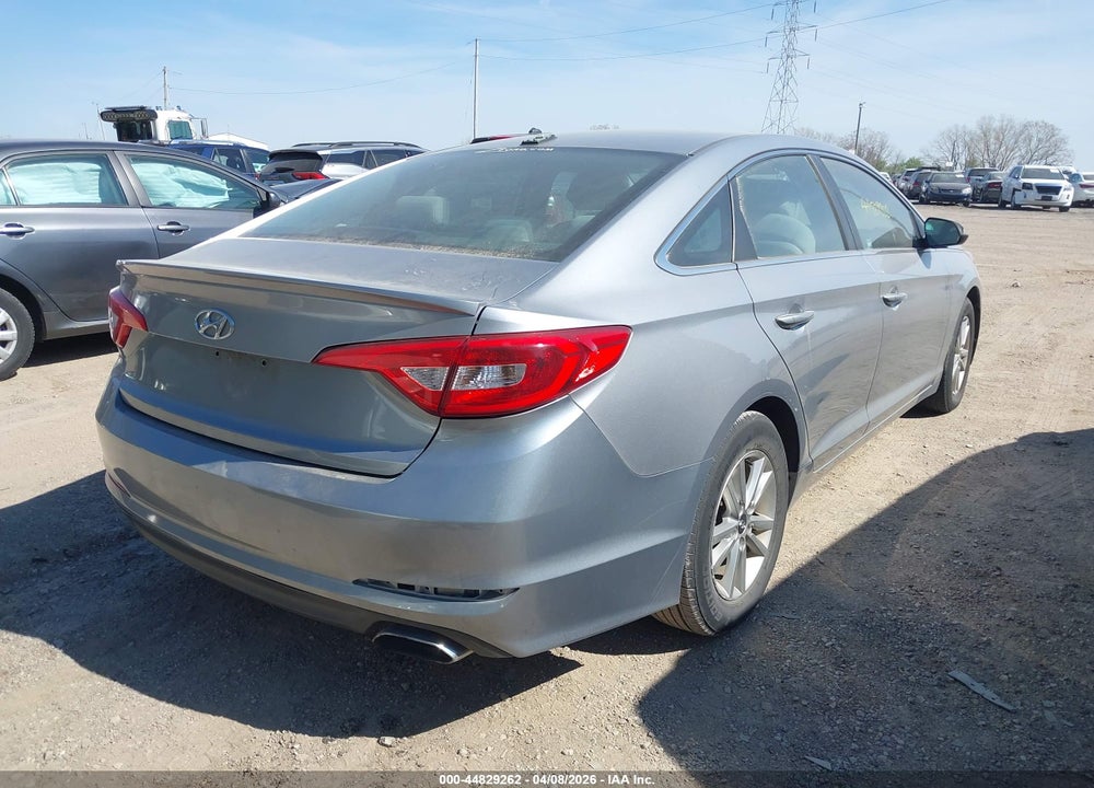 2015 HYUNDAI SONATA SE VIN: 5NPE24AF8FH081948