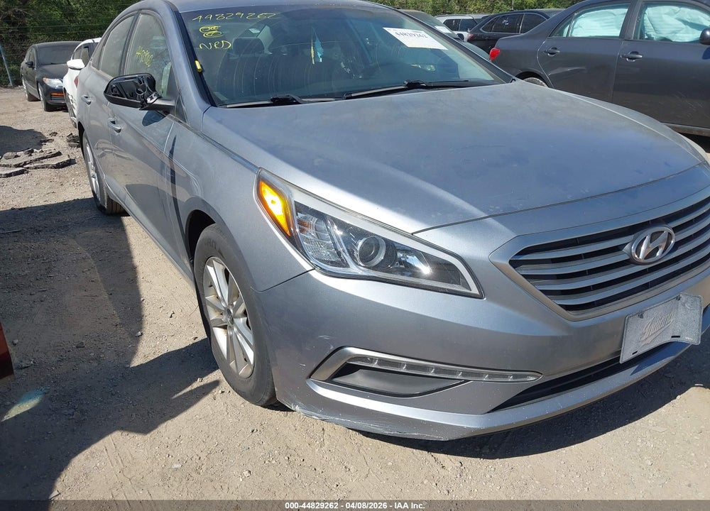 2015 HYUNDAI SONATA SE VIN: 5NPE24AF8FH081948