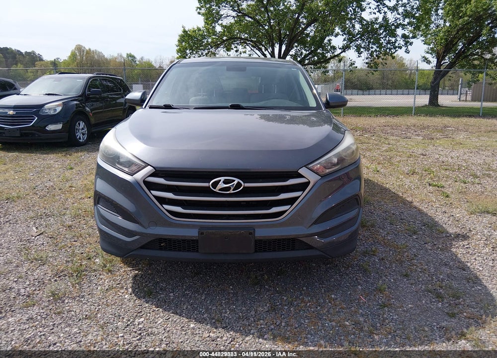 2018 HYUNDAI TUCSON SE VIN: KM8J23A45JU655357