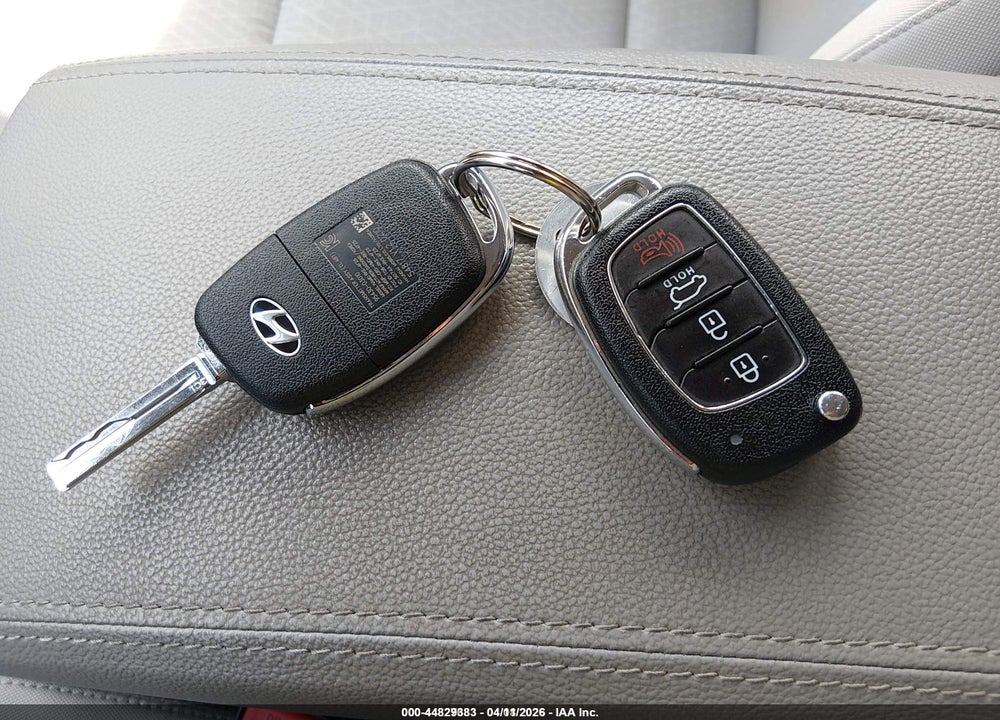 2018 HYUNDAI TUCSON SE VIN: KM8J23A45JU655357