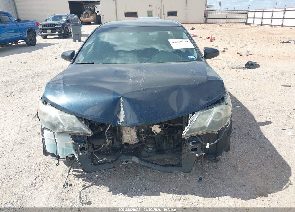 2014 TOYOTA CAMRY SE VIN: 4T1BF1FK5EU384553