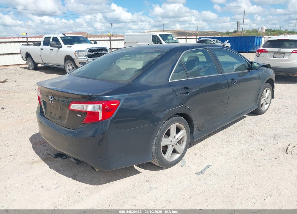 2014 TOYOTA CAMRY SE VIN: 4T1BF1FK5EU384553