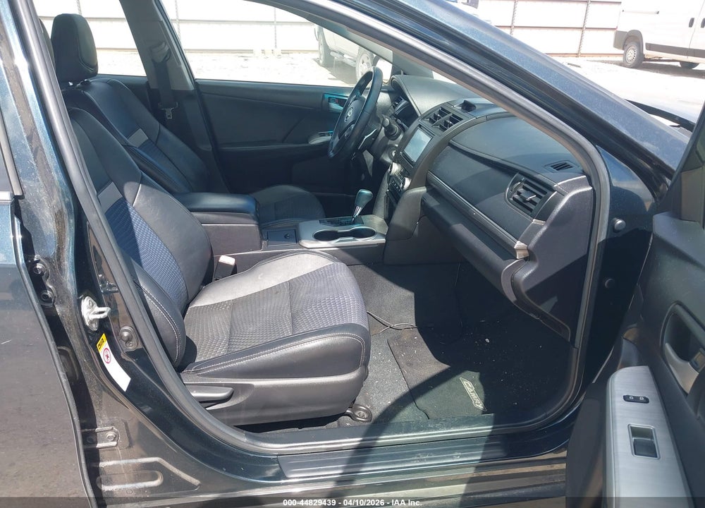 2014 TOYOTA CAMRY SE VIN: 4T1BF1FK5EU384553