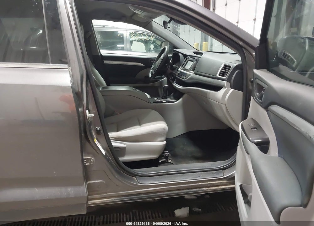2019 TOYOTA HIGHLANDER VIN: 5TDZZRFH8KS332007