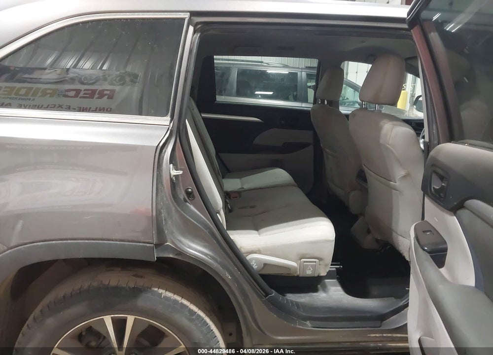 2019 TOYOTA HIGHLANDER VIN: 5TDZZRFH8KS332007