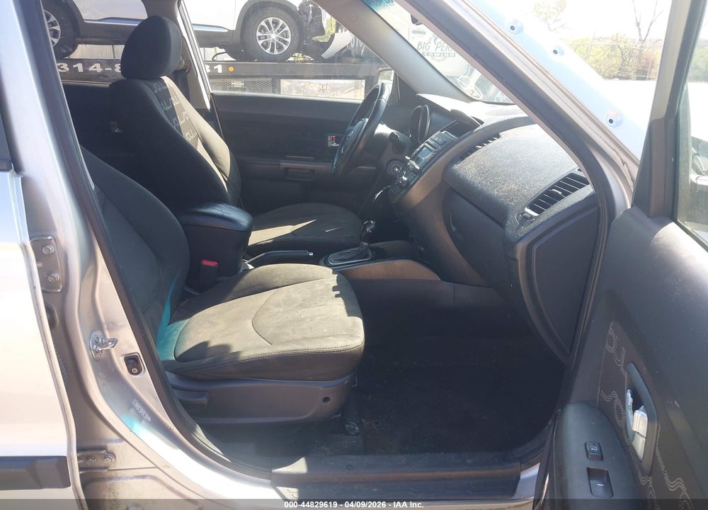 2012 KIA SOUL + VIN: KNDJT2A62C7426553