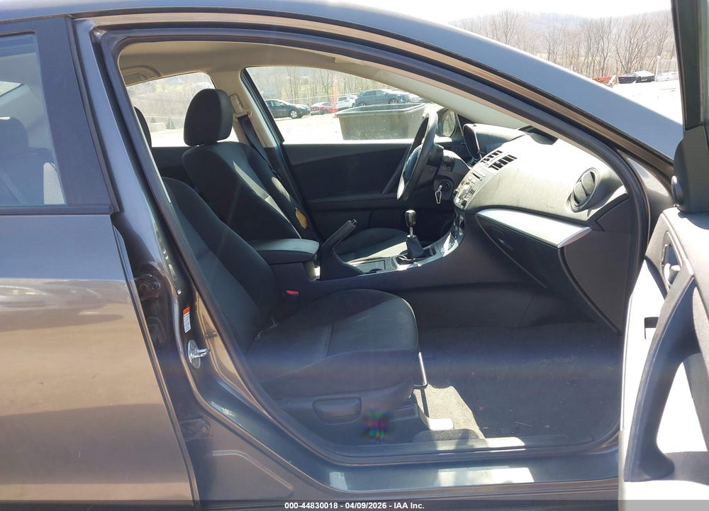 2010 MAZDA 3 I TOURING VIN: JM1BL1SG0A1325209