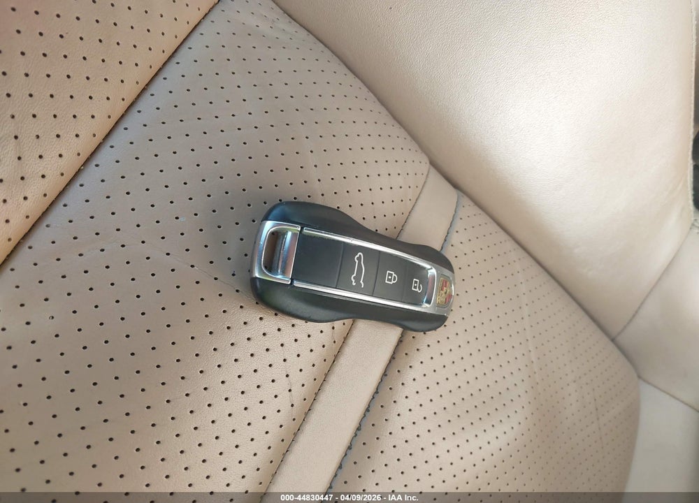 2019 PORSCHE CAYENNE VIN: WP1AA2AY1KDA04828