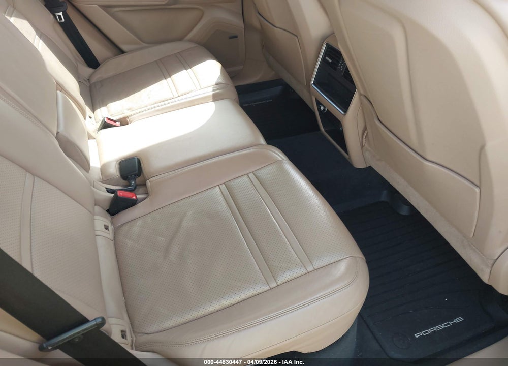 2019 PORSCHE CAYENNE VIN: WP1AA2AY1KDA04828
