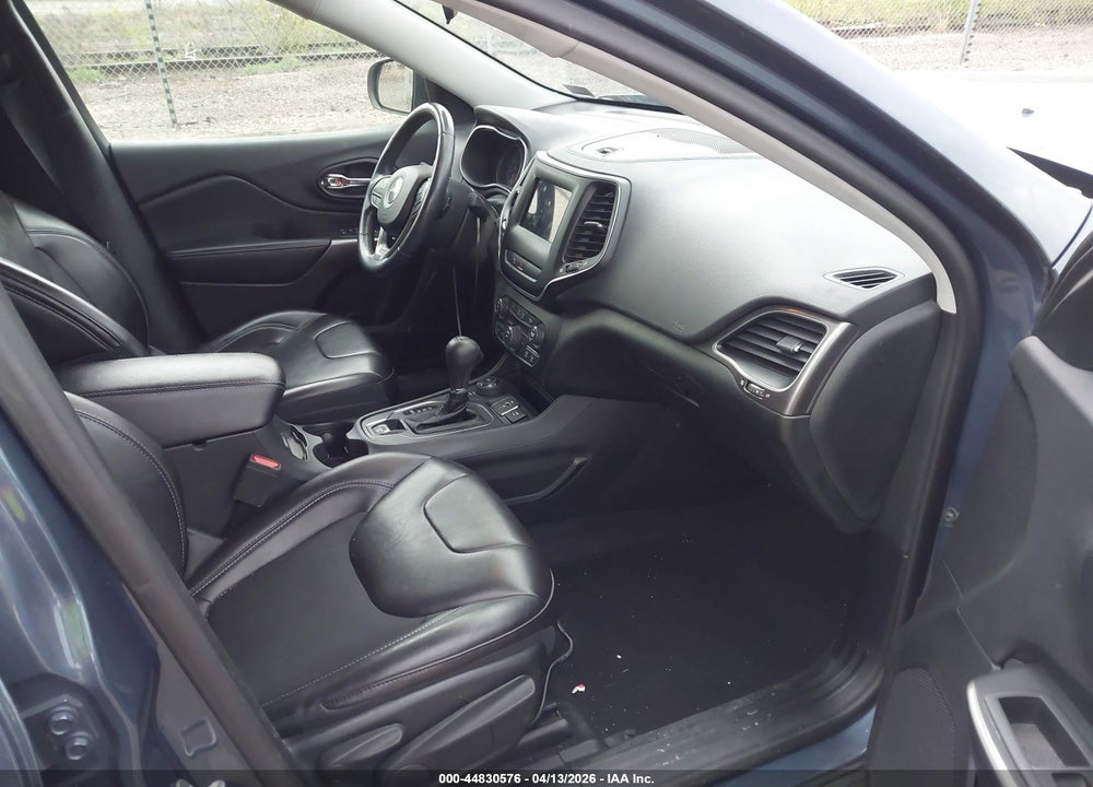 2019 JEEP CHEROKEE LATITUDE PLUS 4X4 VIN: 1C4PJMLB2KD363914