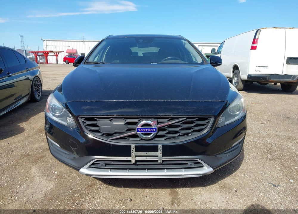2015 VOLVO V60 CROSS COUNTRY T5 PLATINUM VIN: YV4612HM8F1001696
