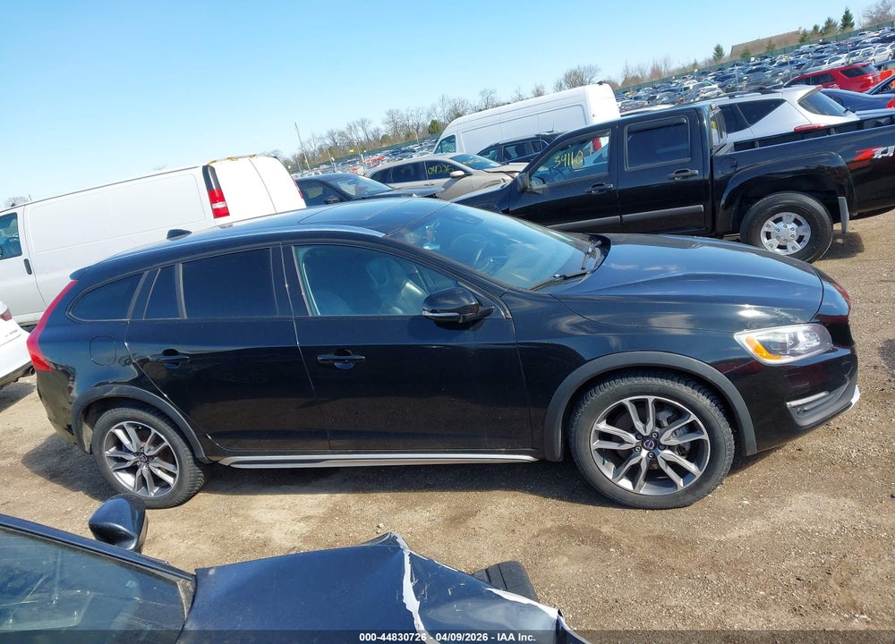 2015 VOLVO V60 CROSS COUNTRY T5 PLATINUM VIN: YV4612HM8F1001696