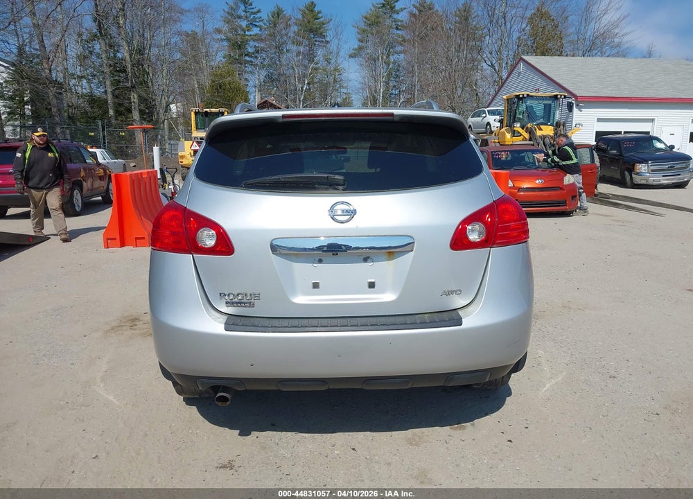 2015 NISSAN ROGUE SELECT S VIN: JN8AS5MV8FW262411