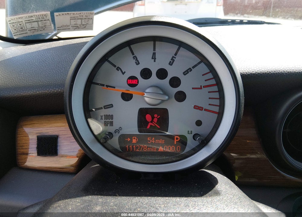 2010 MINI COOPER S VIN: WMWMF7C51ATZ72980