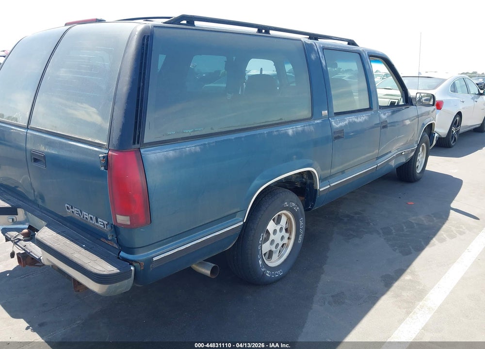 1994 CHEVROLET SUBURBAN C1500 VIN: 1GNEC16K4RJ360625