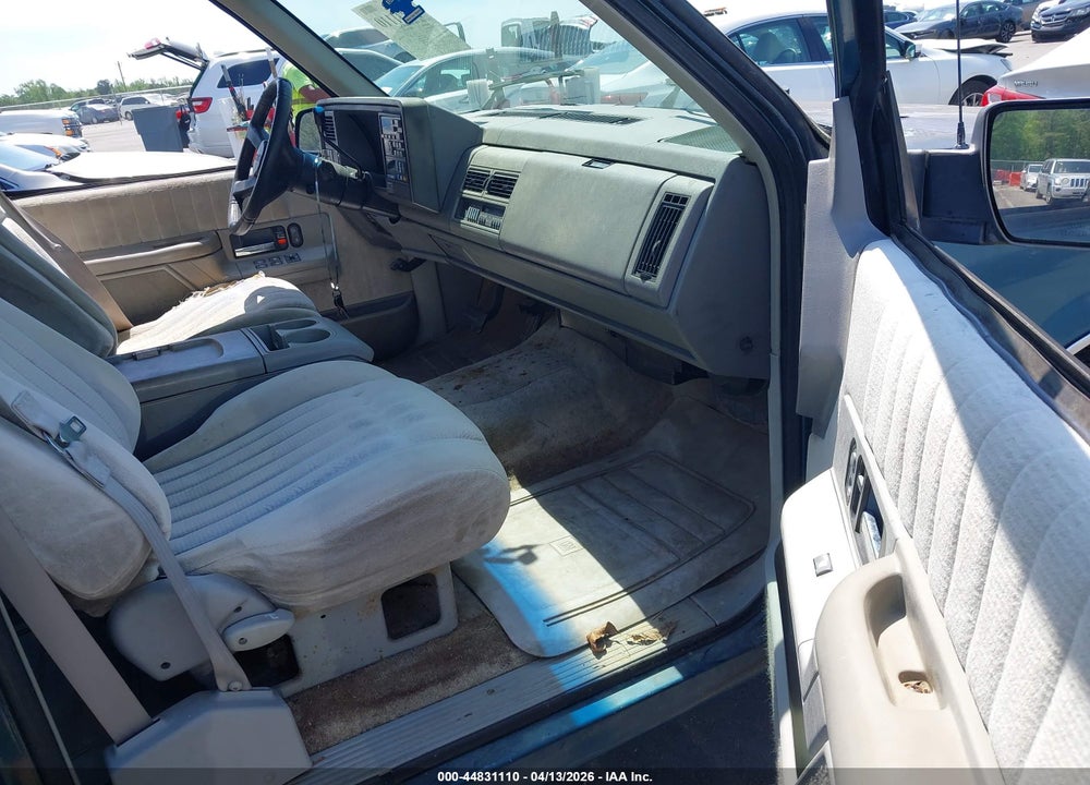 1994 CHEVROLET SUBURBAN C1500 VIN: 1GNEC16K4RJ360625