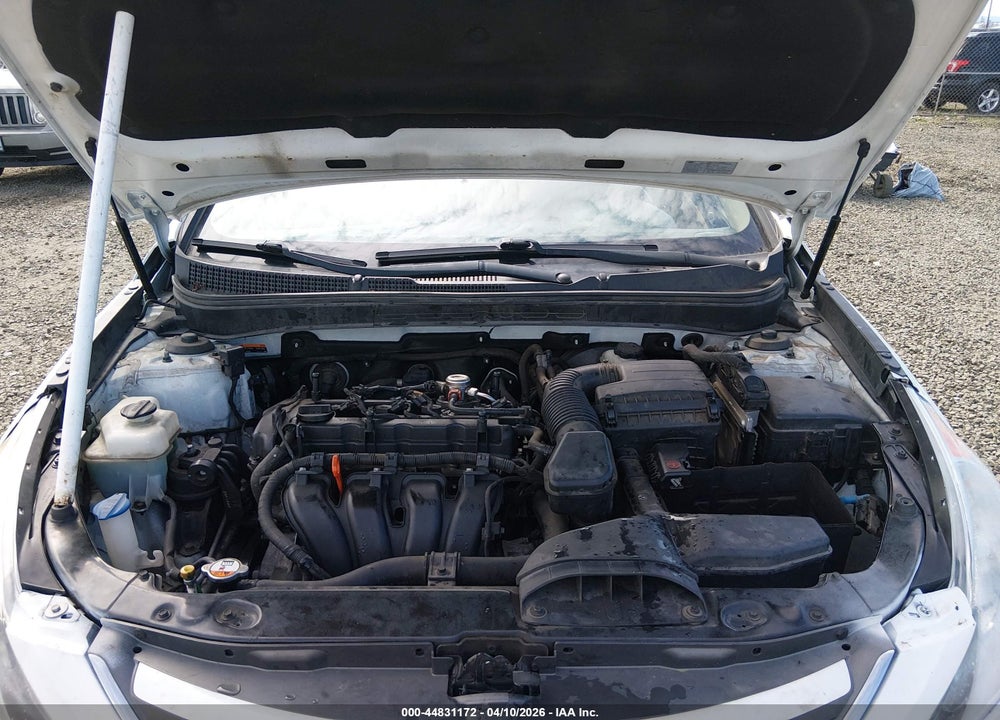 2014 HYUNDAI SONATA GLS VIN: 5NPEB4AC4EH902824