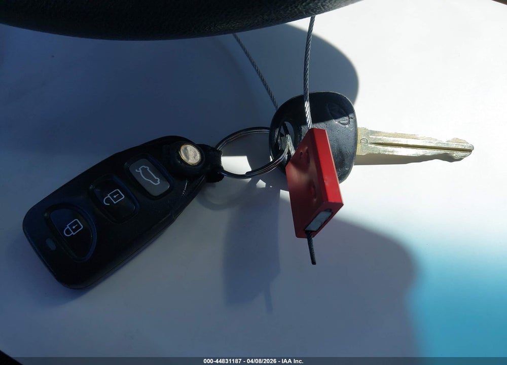 2008 HYUNDAI ELANTRA GLS/SE VIN: KMHDU46D38U320694