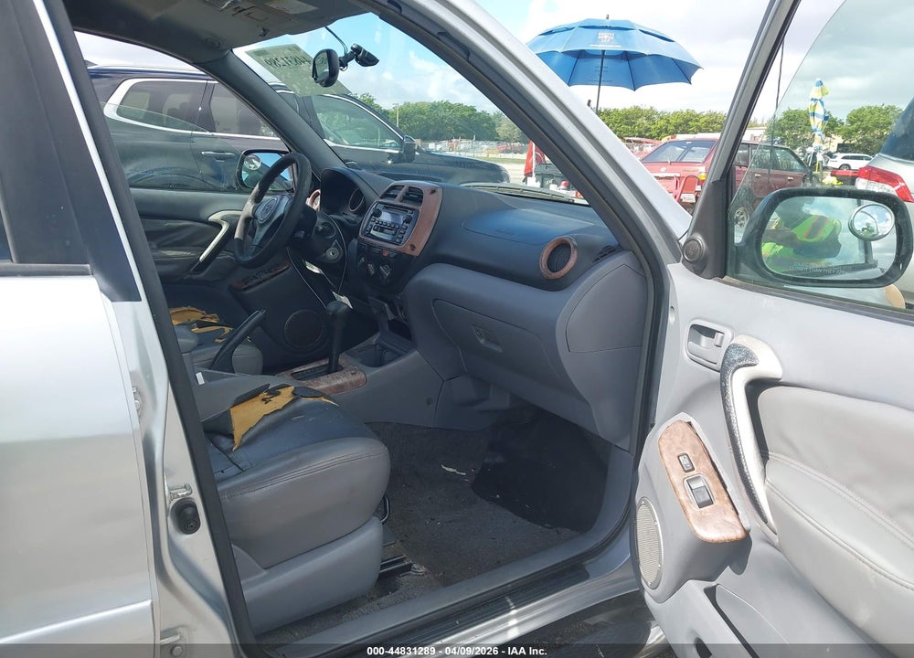2002 TOYOTA RAV4 VIN: JTEGH20V626008422