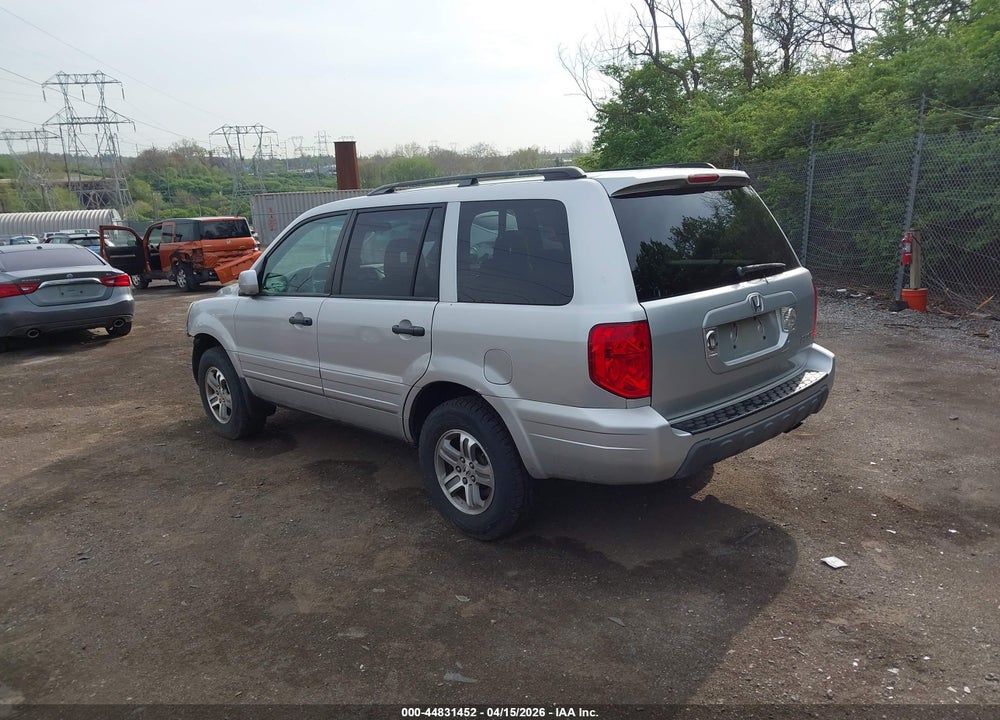 2005 HONDA PILOT EX VIN: 5FNYF18465B048111