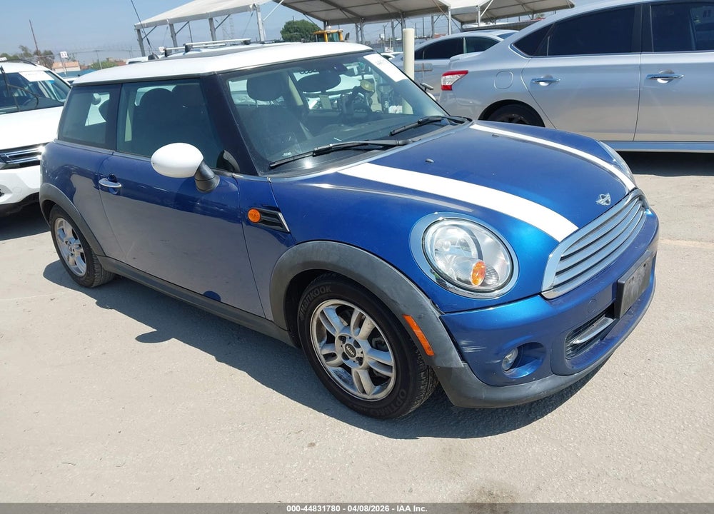 2013 MINI HARDTOP COOPER VIN: WMWSU3C57DT685735