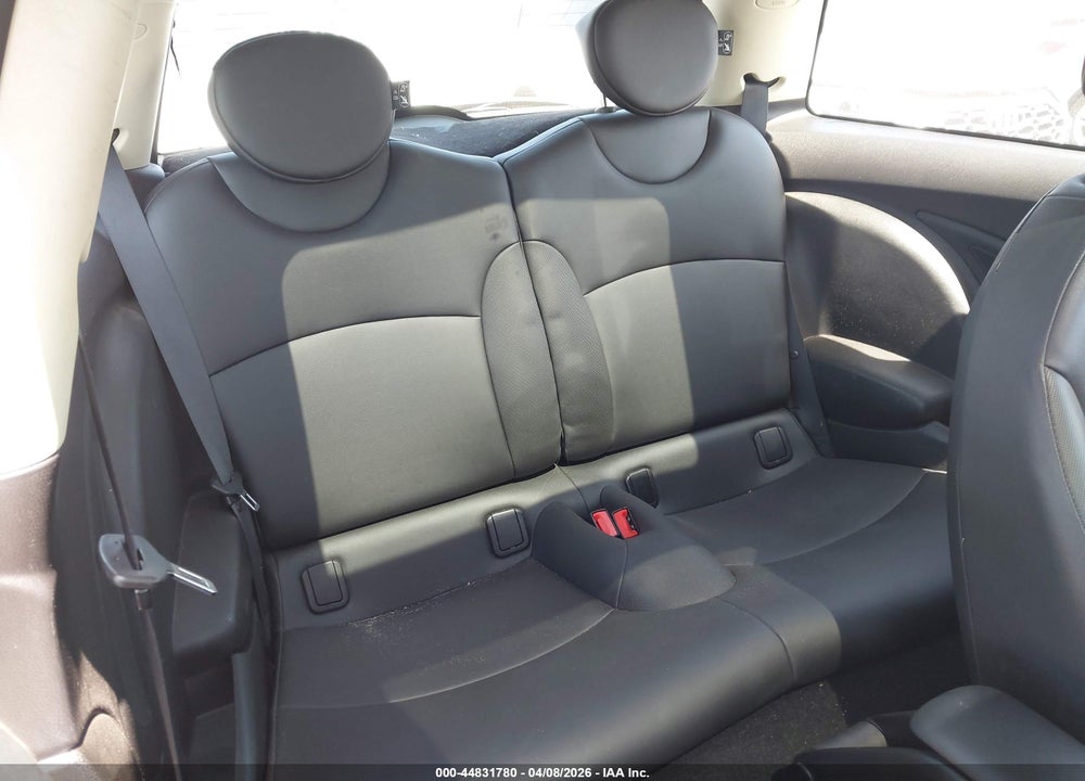 2013 MINI HARDTOP COOPER VIN: WMWSU3C57DT685735