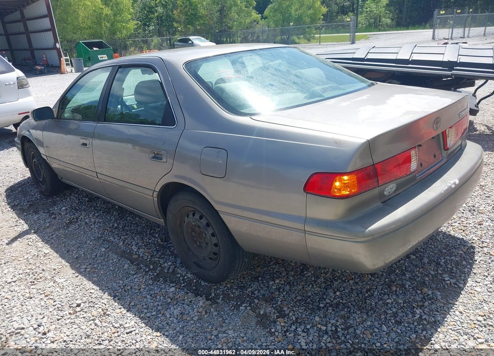 2001 TOYOTA CAMRY LE VIN: 4T1BG22K31U096985