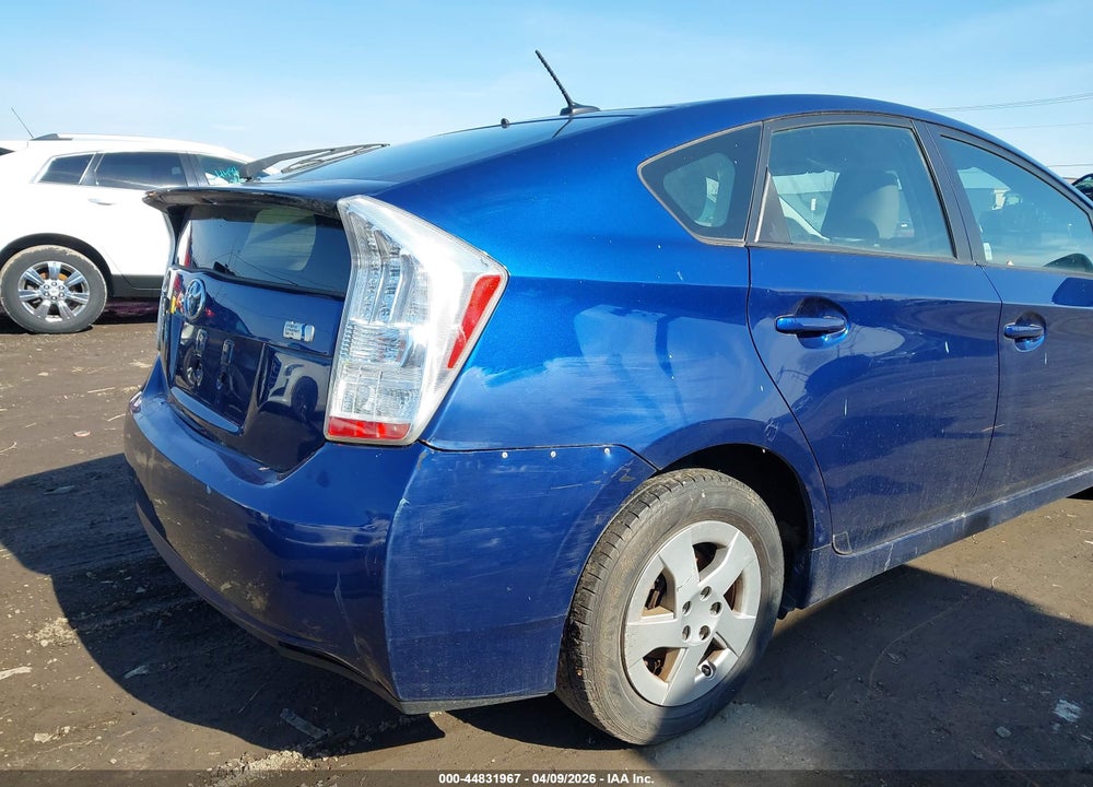 2011 TOYOTA PRIUS TWO VIN: JTDKN3DU9B1364262