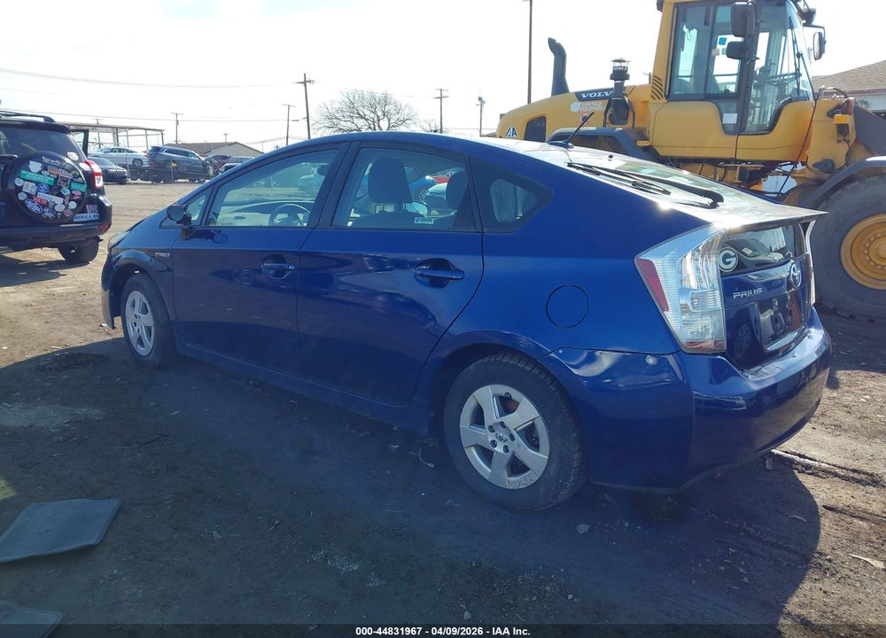 2011 TOYOTA PRIUS TWO VIN: JTDKN3DU9B1364262